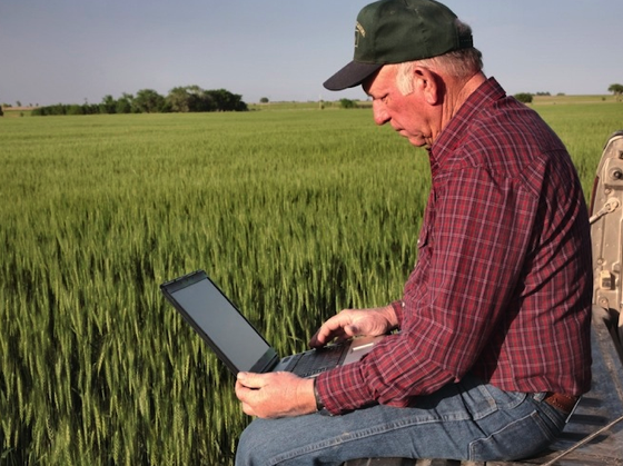 AGRICOLTORI A SCUOLA DI WEB
