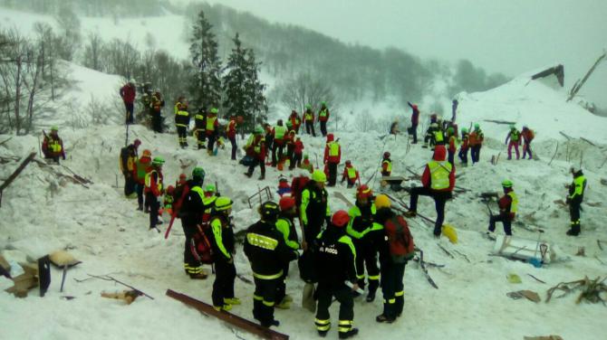 VIGILI DEL FUOCO, NELLA TRAGEDIA IL VERO ORGOGLIO NAZIONALE