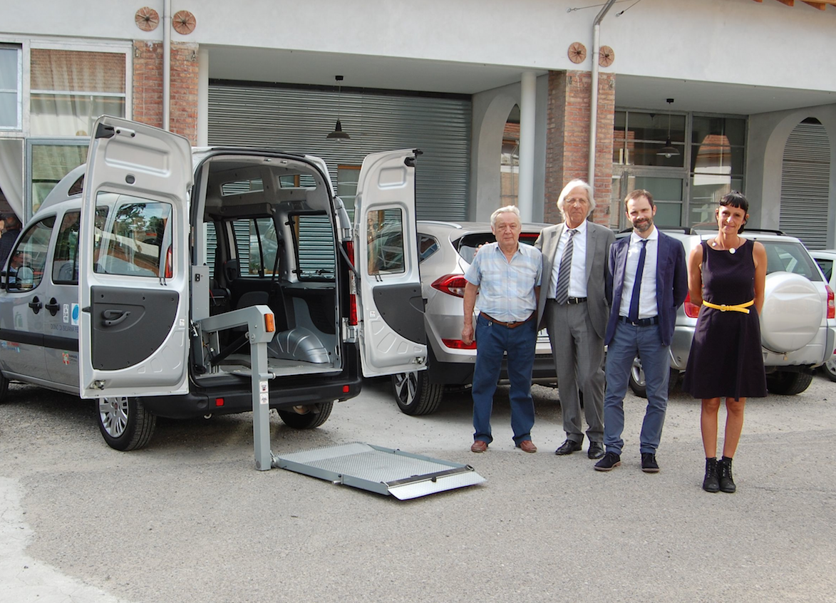 UN NUOVO MEZZO PER IL TRASPORTO DISABILI IN FUNZIONE A REGGIO