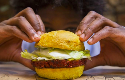 NOVITA’: ARRIVA ANCHE A REGGIO L’HAMBURGER “VEGETALE”