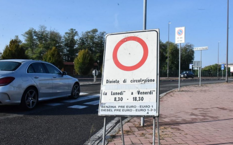 LA RICETTA DI LEGAMBIENTE: “TROPPE AUTO, DOVE SONO I TRASPORTI PUBBLICI?”