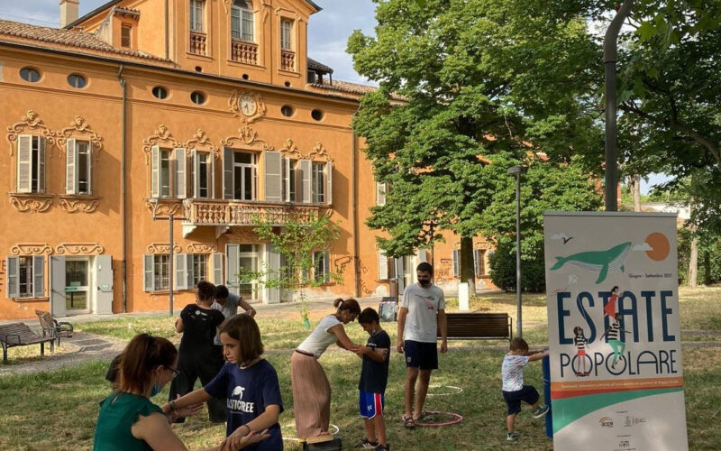 A SCUOLA DI CIRCO E FALEGNAMERIA PER COSTRUIRE UN TEATRO VIAGGIANTE