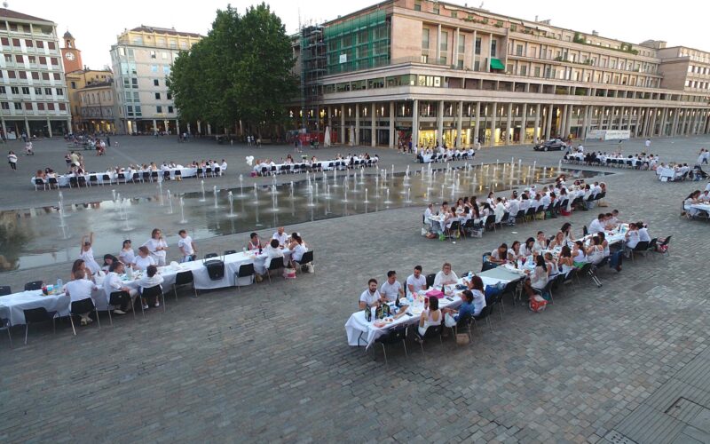 CENA IN BIANCO sotto le stelle